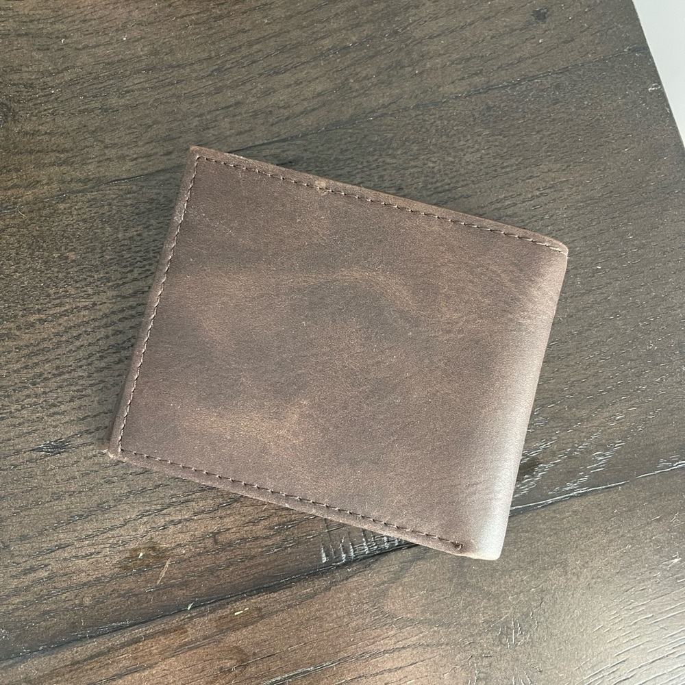 Levi’s Leather Wallet - Picture 2 of 3